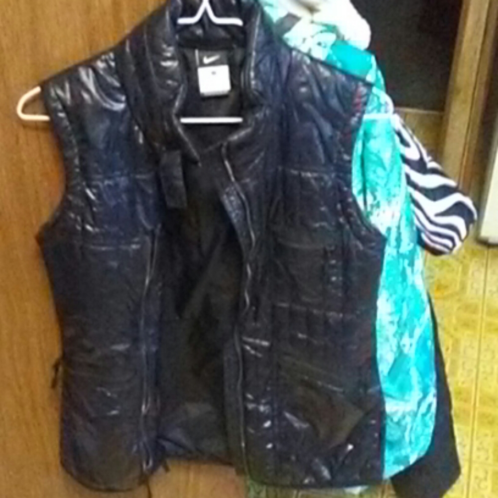 Nike vest